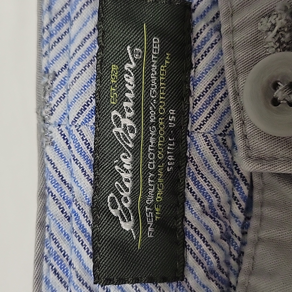 Eddie Bauer Bermuda Style Shorts Women's Size 6 Grey Two Button and Zip Closure - Picture 3 of 10